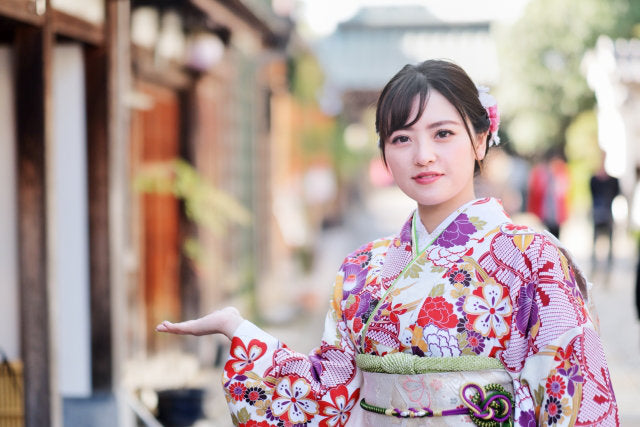 Cute in Japanese: Understanding Kawaii Culture in Japan (With Example  Phrases)